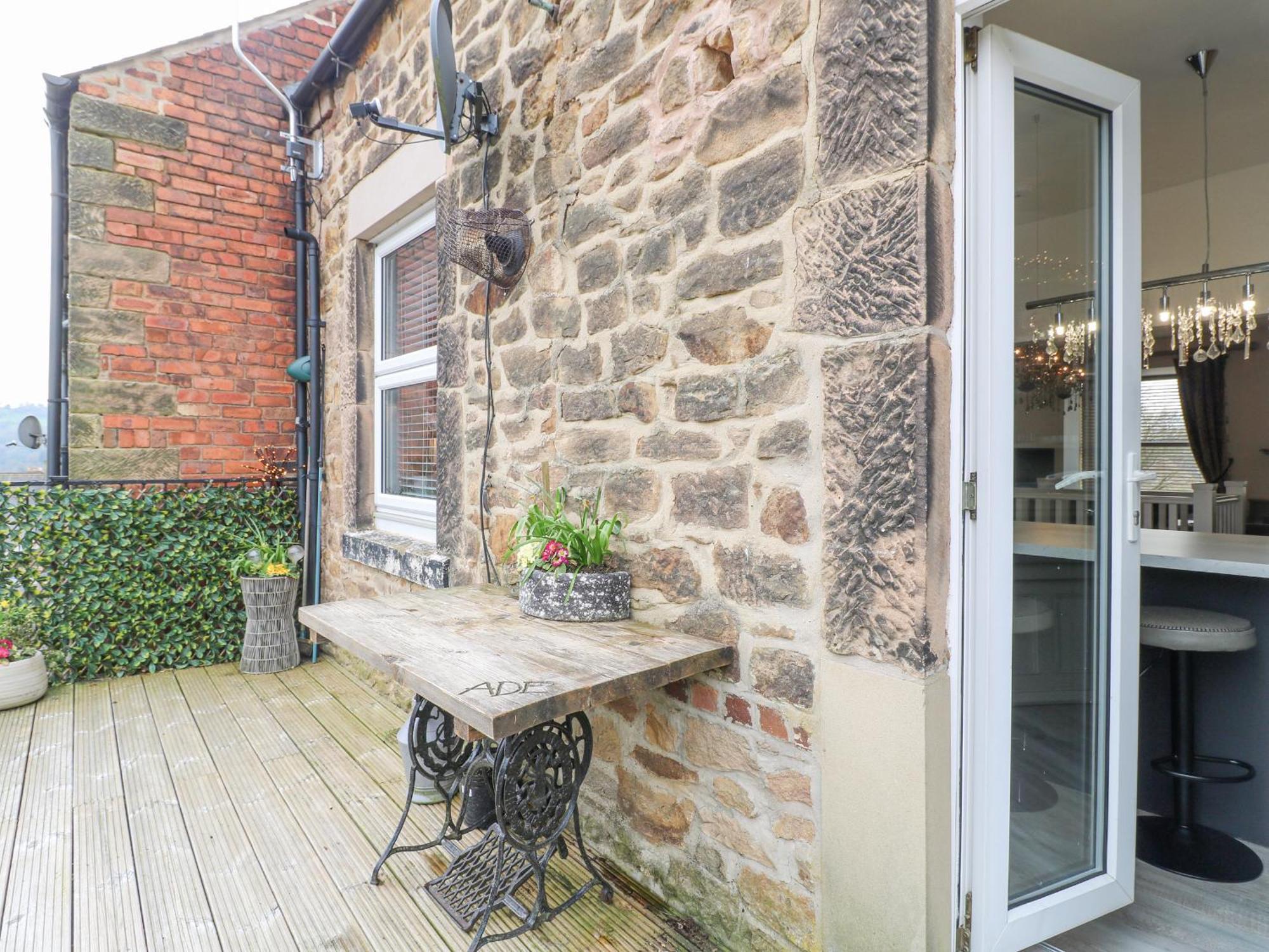 Matlock Maisonette Exterior photo